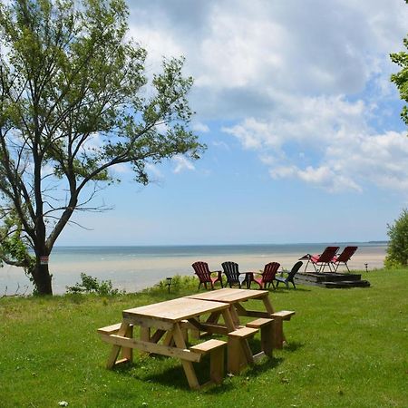 Birds Point Cottage On A Cliff Facing Lake Erie. Wheatley Dış mekan fotoğraf