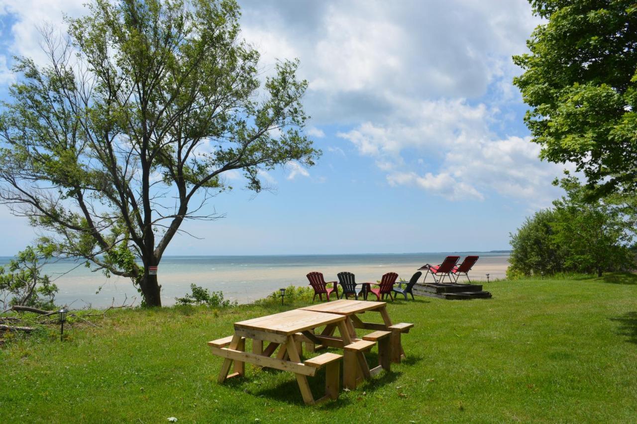 Birds Point Cottage On A Cliff Facing Lake Erie. Wheatley Dış mekan fotoğraf