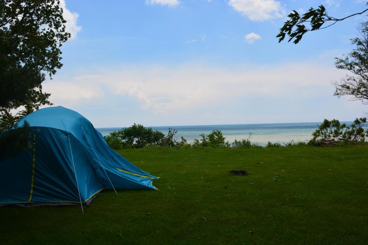 Birds Point Cottage On A Cliff Facing Lake Erie. Wheatley Dış mekan fotoğraf